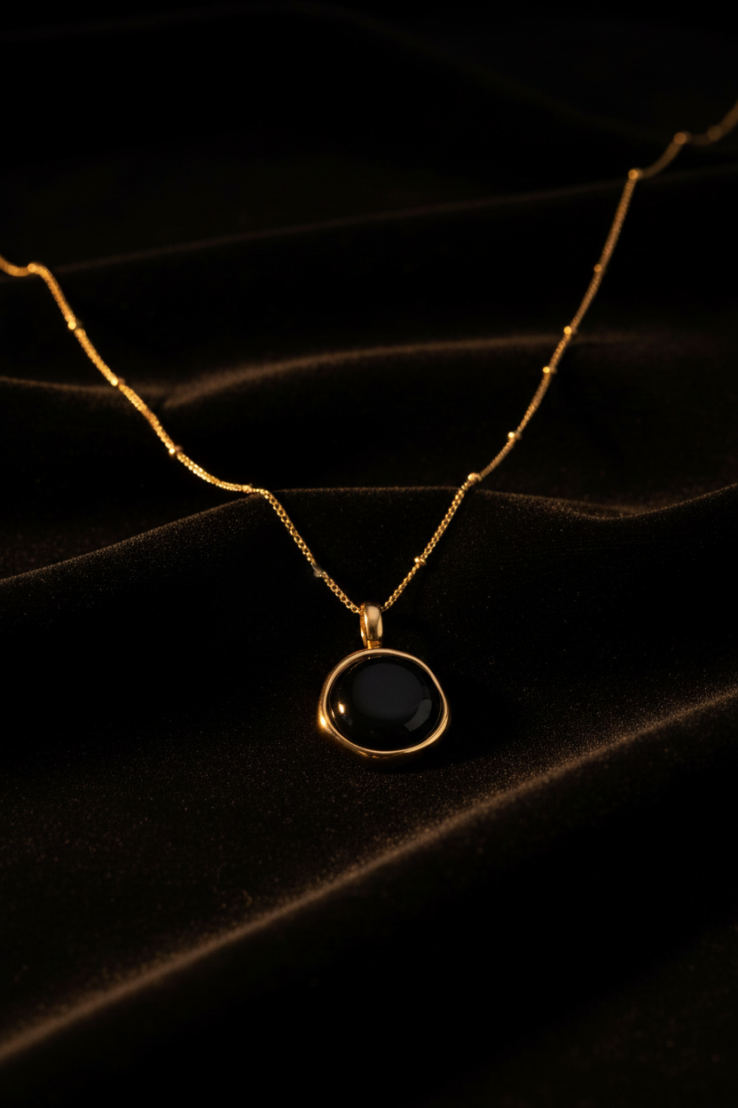 DR-13 Black Onyx Pendant Necklace